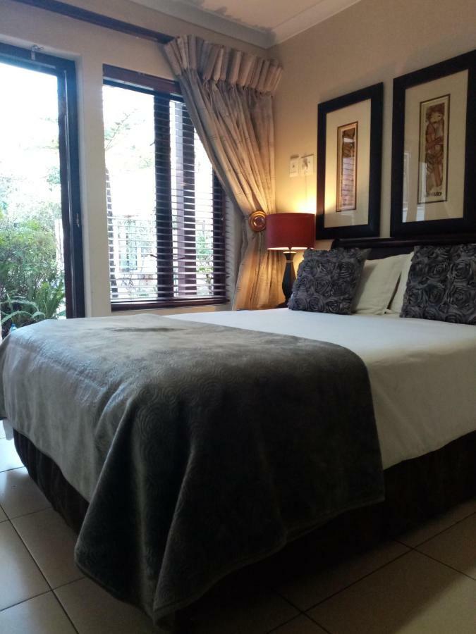 No66 Sandton Lodge Johannesburg Exterior photo